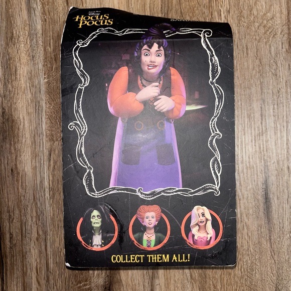 Beca Disney Hocus Pocus Mary Sanderson Collectible Figurine NEW - Picture 5 of 6